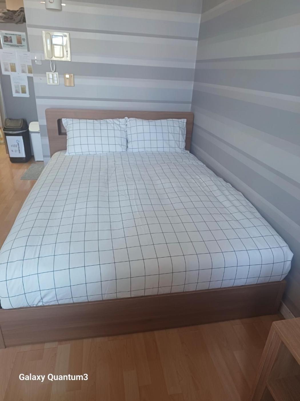 Hongdae Guesthouse2 1Min From Hongik Uni Station Exit #1 Seoul Exterior photo